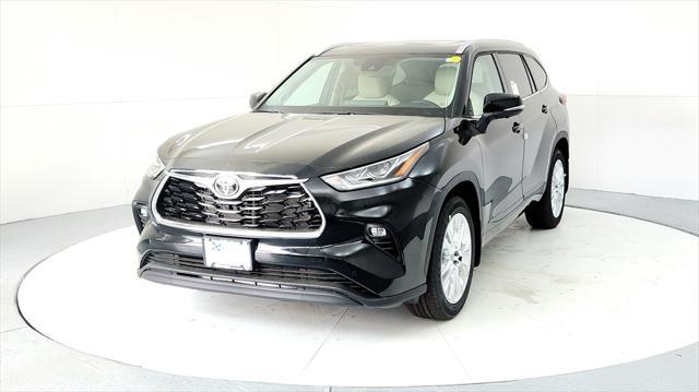 new 2025 Toyota Highlander car, priced at $49,654