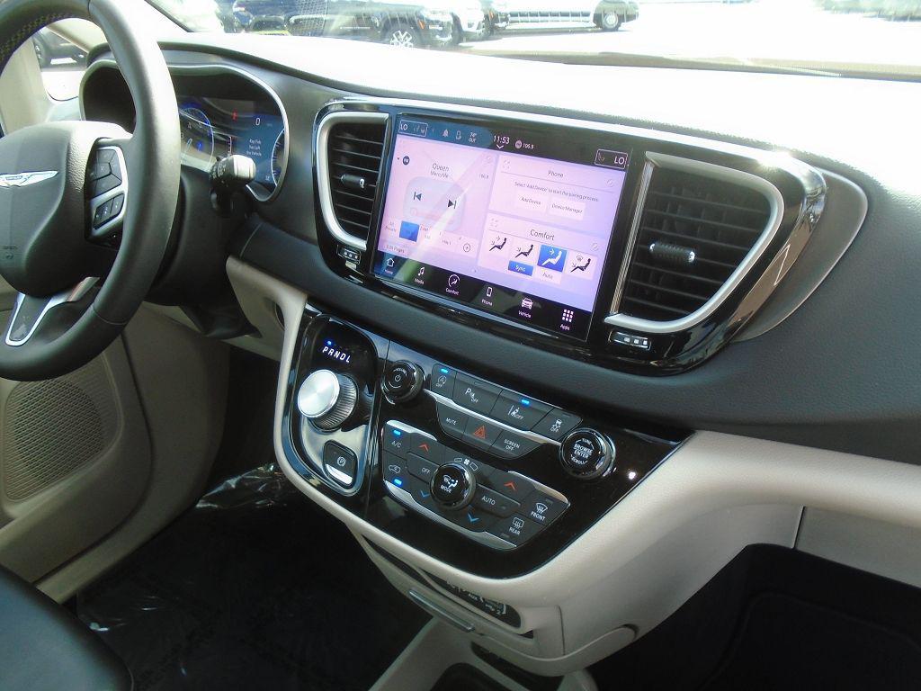 used 2023 Chrysler Pacifica car, priced at $25,995