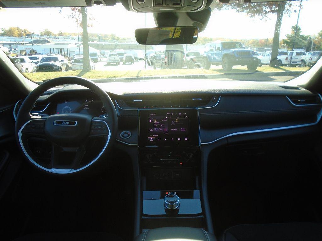 new 2025 Jeep Grand Cherokee car, priced at $42,336