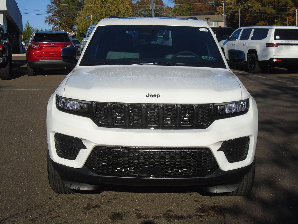 new 2025 Jeep Grand Cherokee car, priced at $42,336