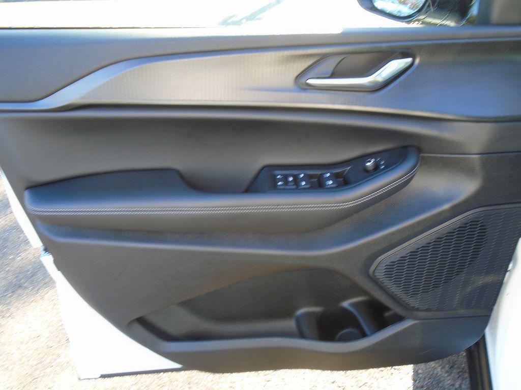 new 2025 Jeep Grand Cherokee car, priced at $42,336