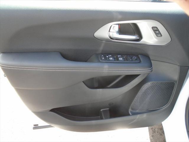 new 2025 Chrysler Pacifica car, priced at $44,473
