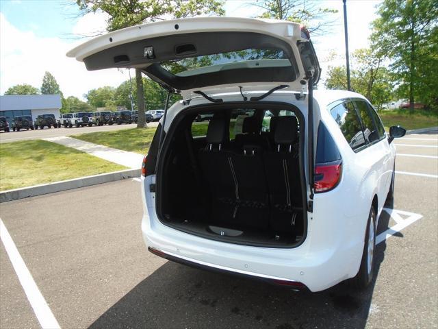 new 2025 Chrysler Pacifica car, priced at $44,473