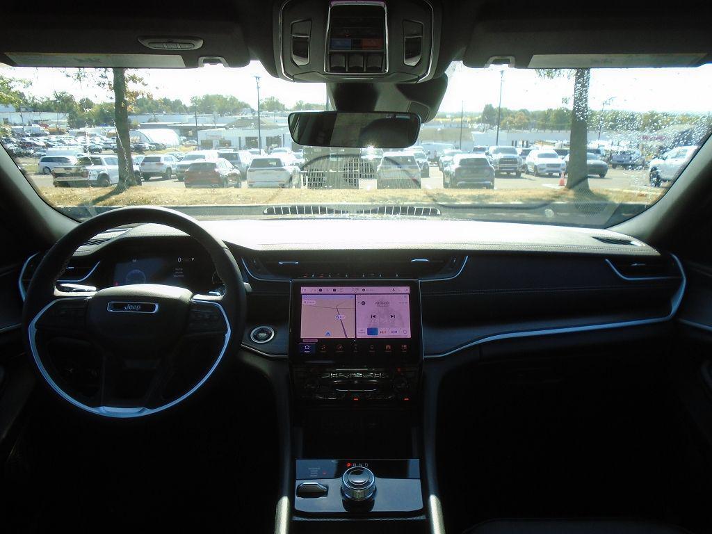 new 2025 Jeep Grand Cherokee car, priced at $48,747