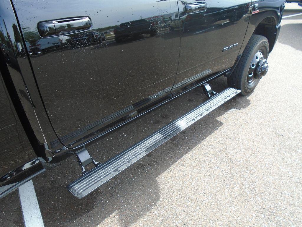 new 2025 Ram 3500 car, priced at $83,651