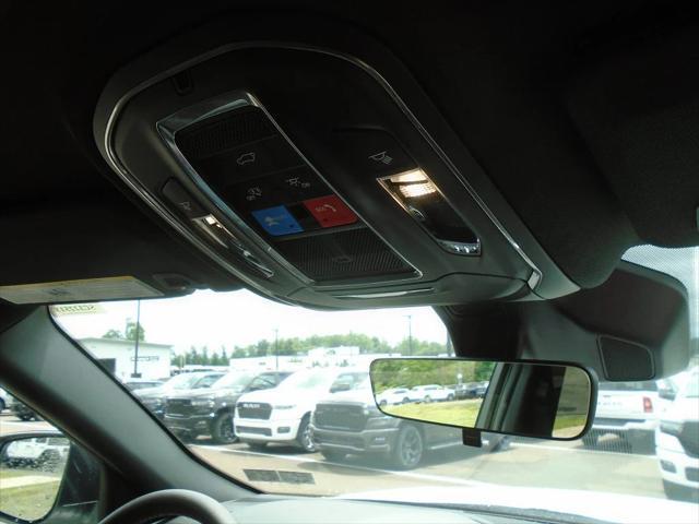 new 2025 Jeep Grand Cherokee car, priced at $40,643