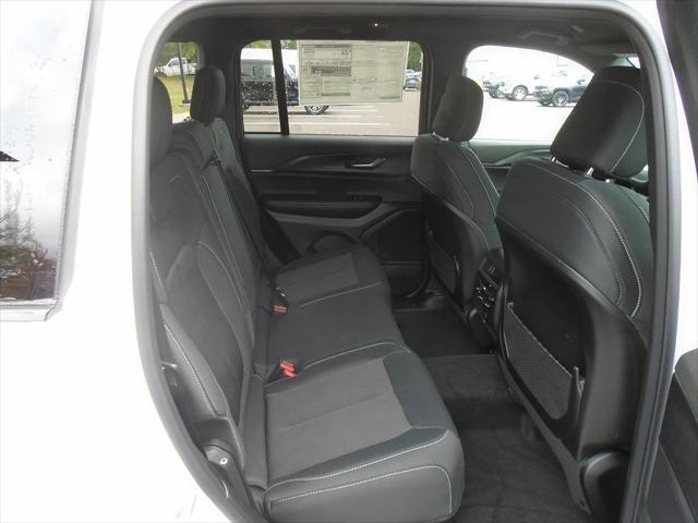 new 2025 Jeep Grand Cherokee car, priced at $40,643