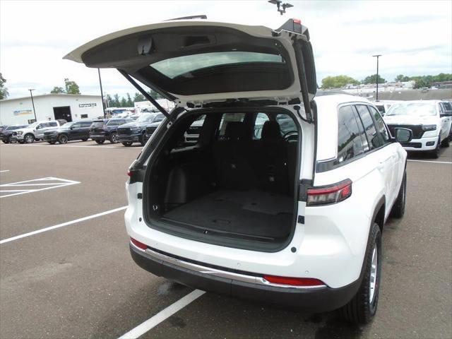 new 2025 Jeep Grand Cherokee car, priced at $40,643