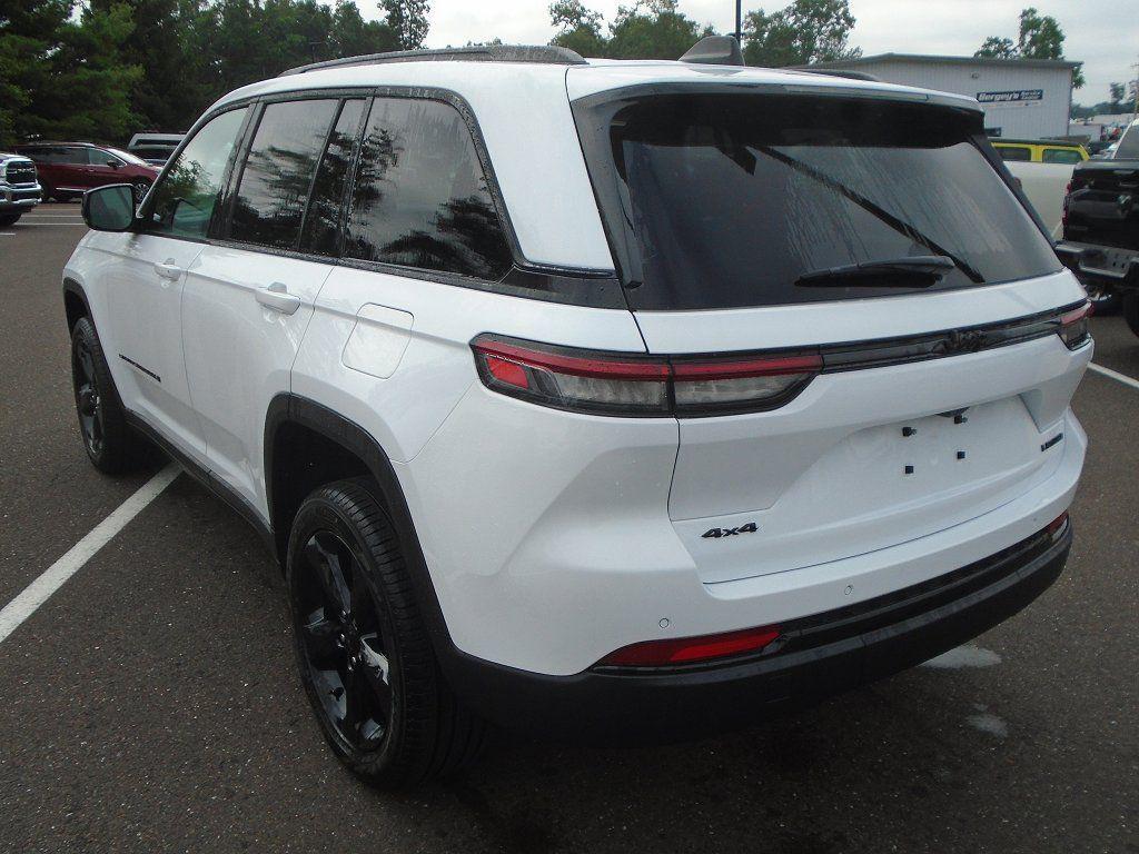 new 2025 Jeep Grand Cherokee car, priced at $48,275