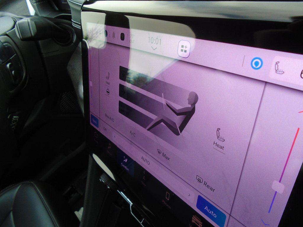new 2025 Jeep Grand Cherokee car, priced at $48,275