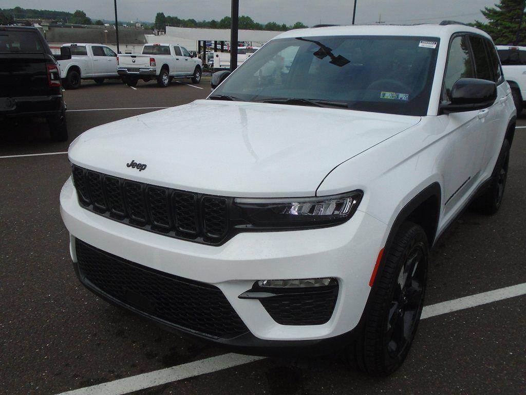 new 2025 Jeep Grand Cherokee car, priced at $48,275