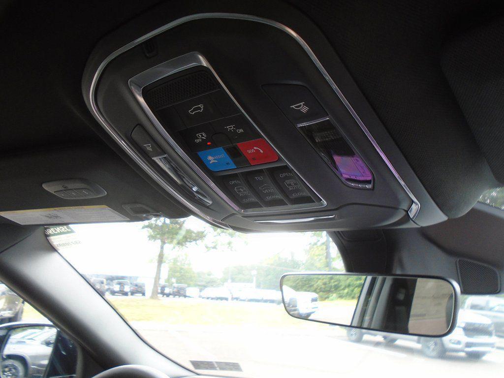 new 2025 Jeep Grand Cherokee car, priced at $48,275