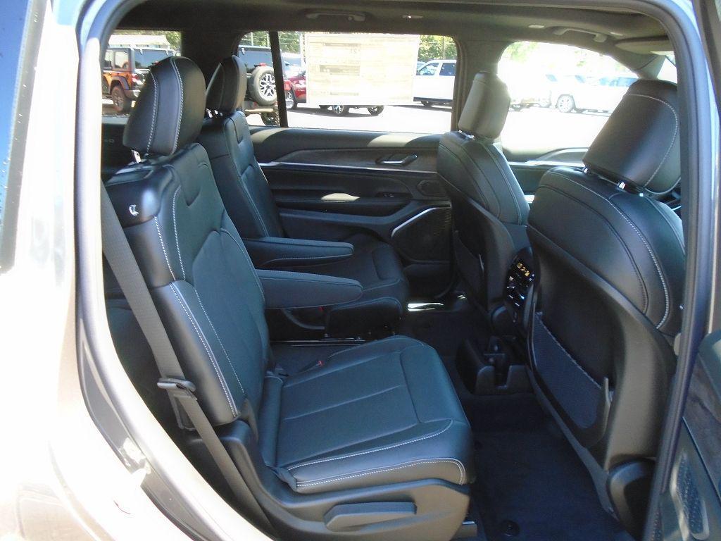 new 2025 Jeep Grand Cherokee L car, priced at $58,485