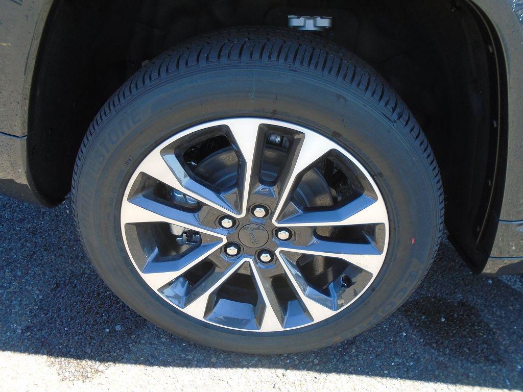 new 2025 Jeep Grand Cherokee L car, priced at $58,485