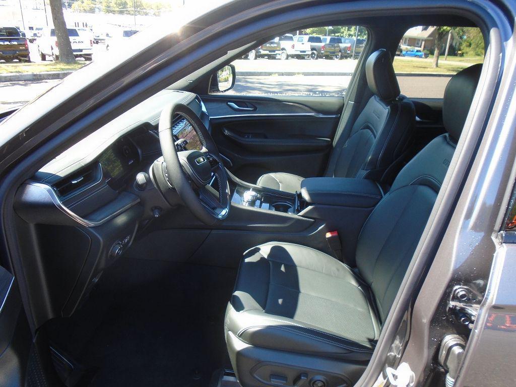 new 2025 Jeep Grand Cherokee L car, priced at $58,485