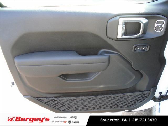 new 2025 Jeep Wrangler car, priced at $47,946