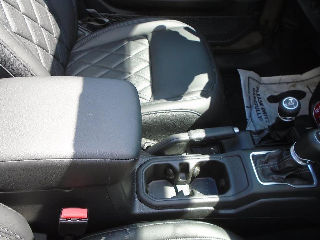 new 2025 Jeep Wrangler car, priced at $50,694