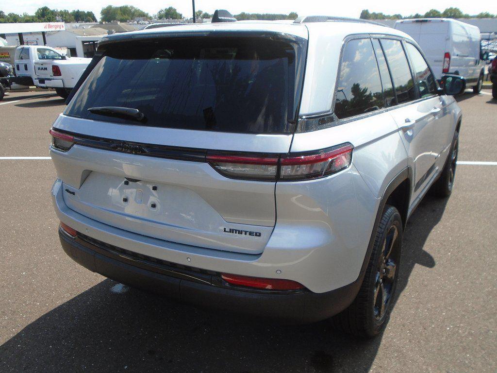 new 2025 Jeep Grand Cherokee car, priced at $48,811