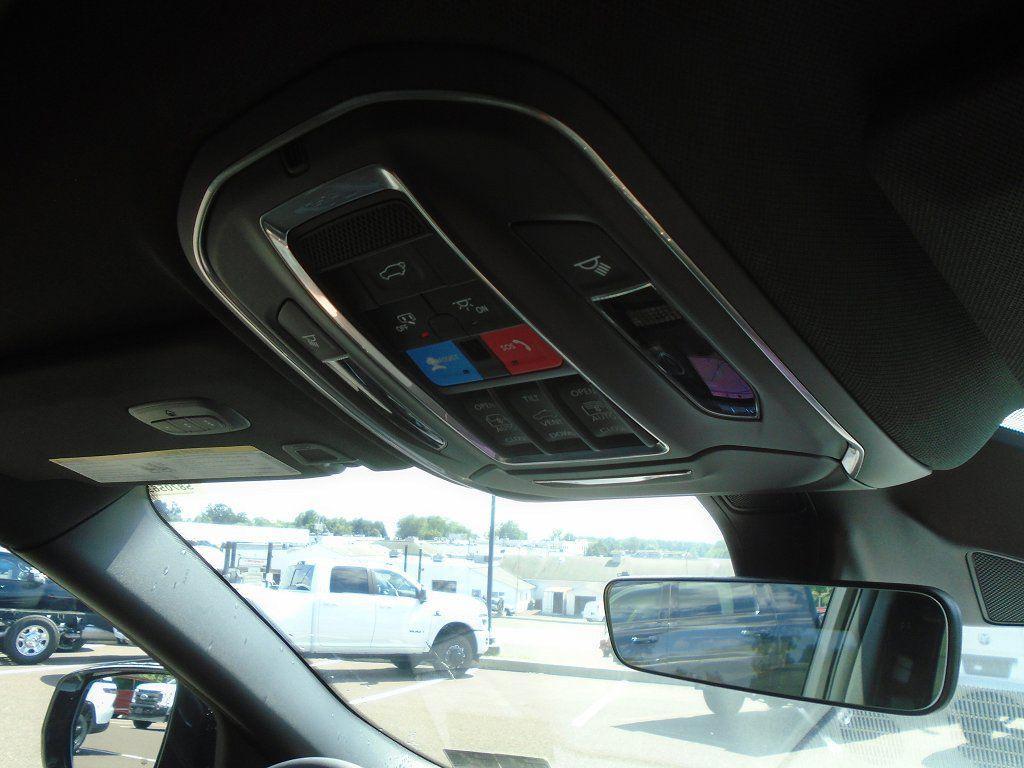 new 2025 Jeep Grand Cherokee car, priced at $48,811