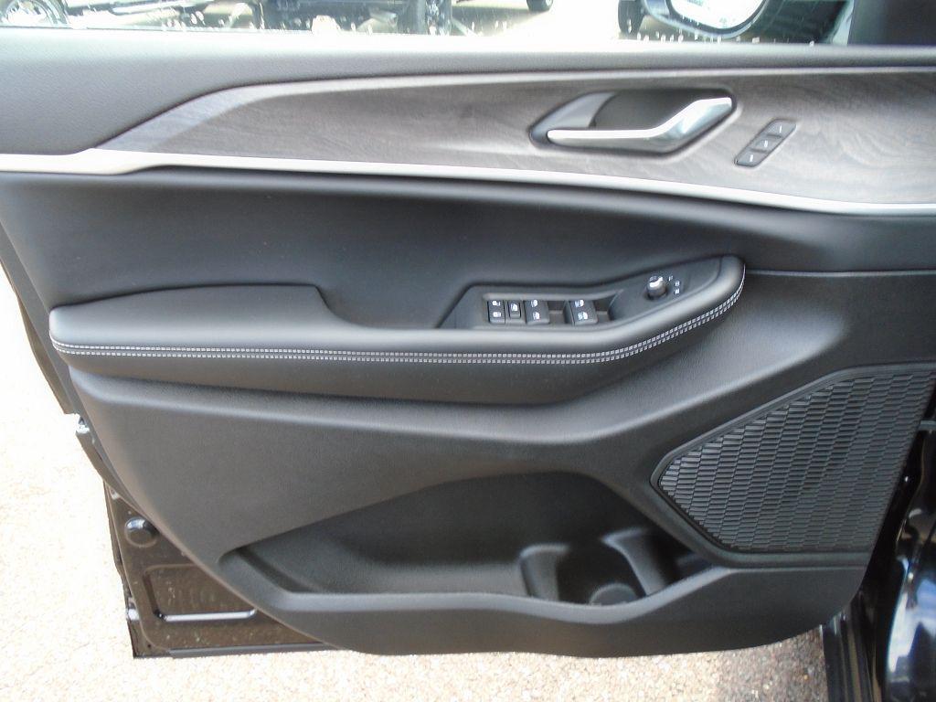 new 2025 Jeep Grand Cherokee L car, priced at $51,443