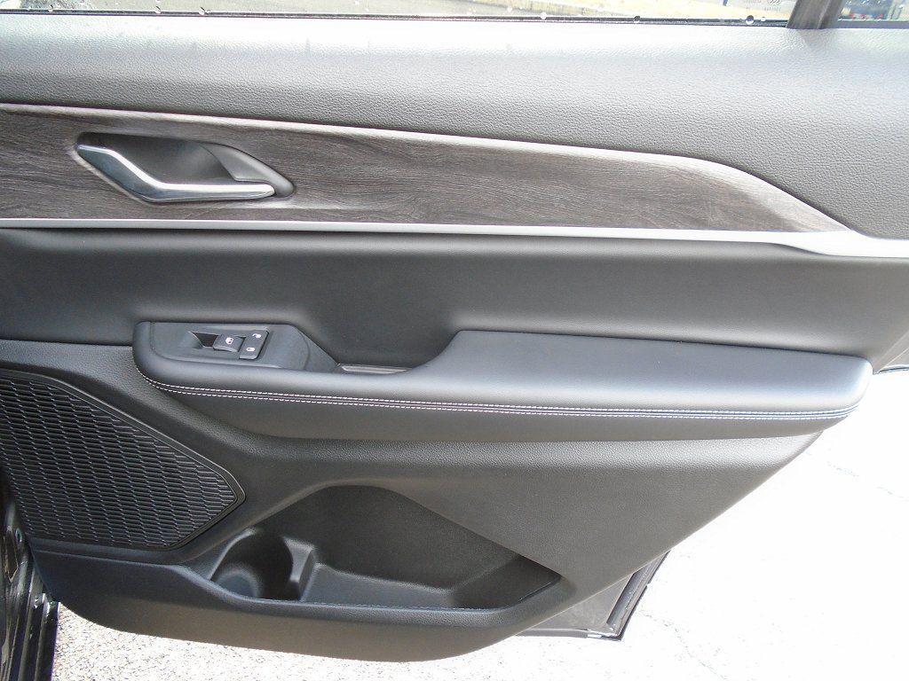 new 2025 Jeep Grand Cherokee L car, priced at $45,605