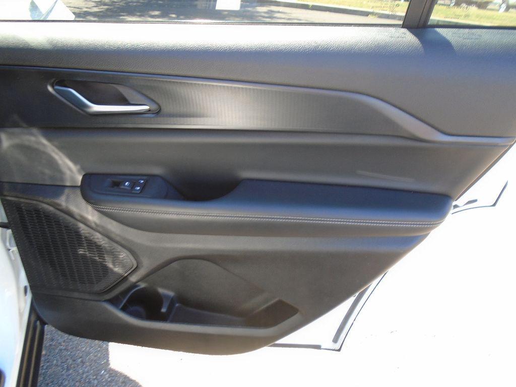 used 2023 Jeep Grand Cherokee L car, priced at $28,995