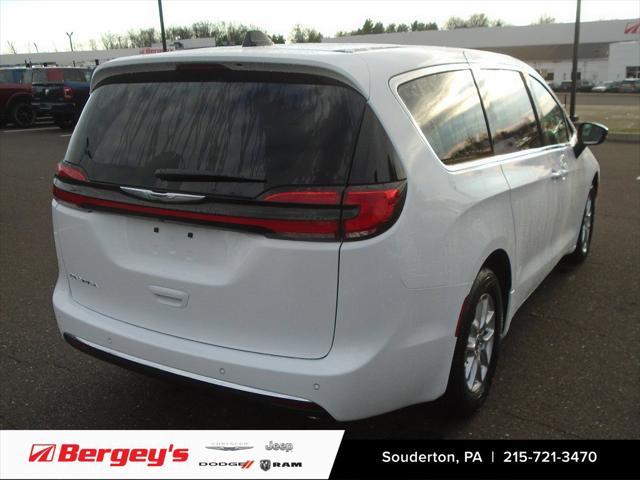 new 2025 Chrysler Pacifica car, priced at $40,779