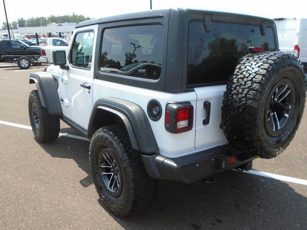 new 2025 Jeep Wrangler car, priced at $47,612