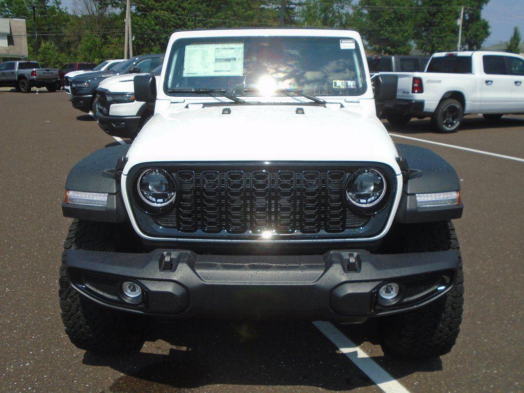 new 2025 Jeep Wrangler car, priced at $47,612