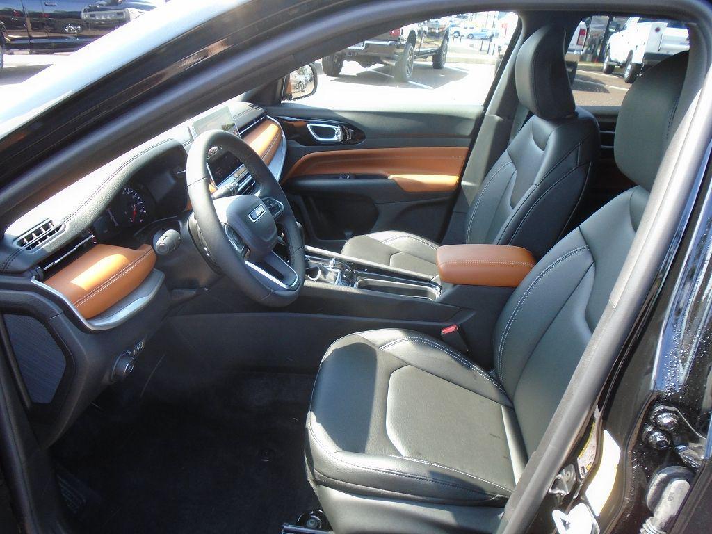 new 2025 Jeep Compass car, priced at $32,805