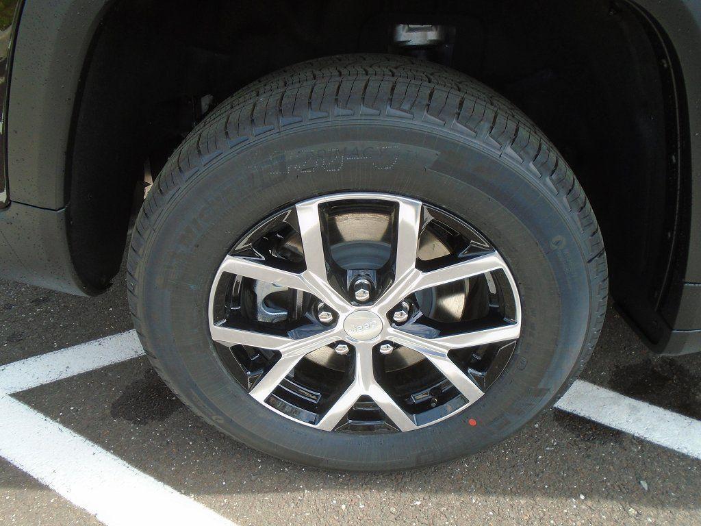 new 2025 Jeep Grand Cherokee L car, priced at $49,054