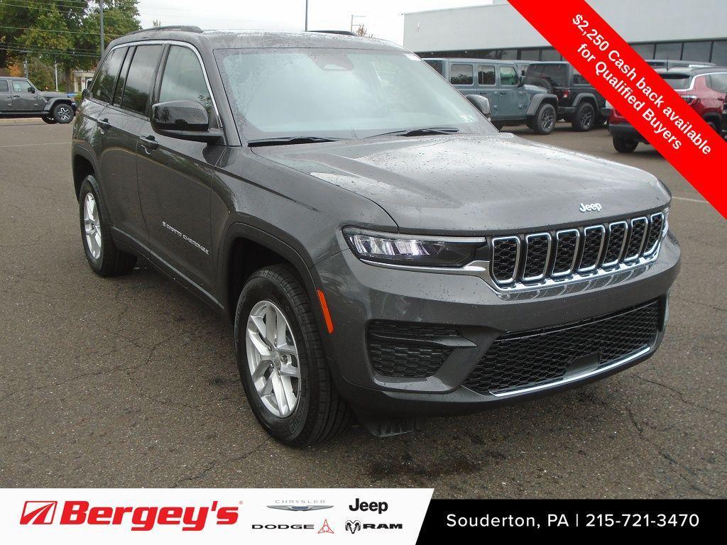 new 2025 Jeep Grand Cherokee car, priced at $40,570