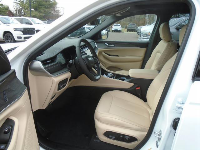 new 2025 Jeep Grand Cherokee car, priced at $47,432