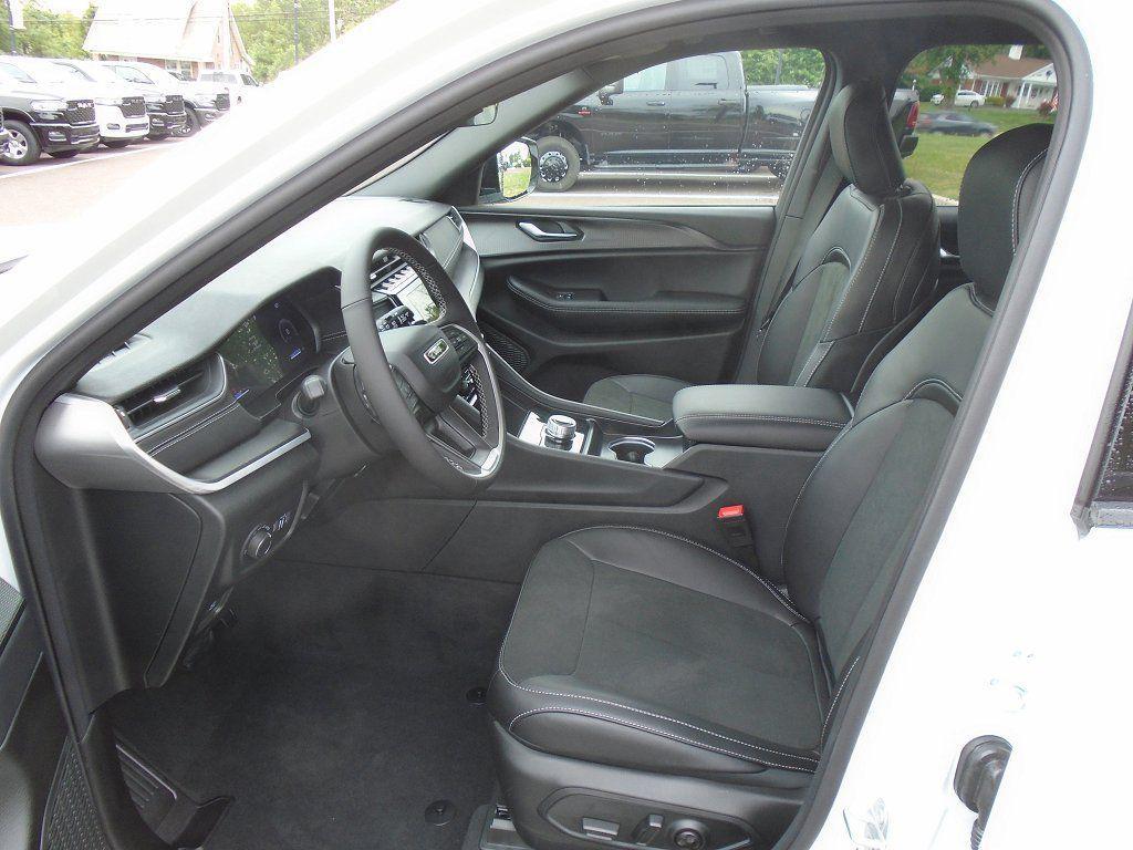 new 2025 Jeep Grand Cherokee L car, priced at $45,526