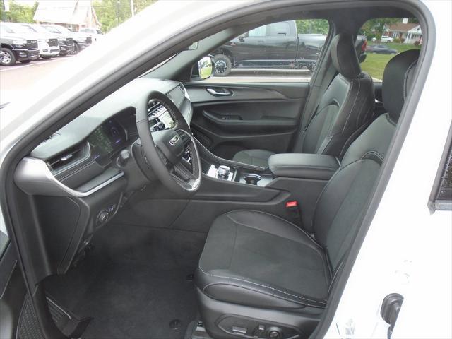 new 2025 Jeep Grand Cherokee L car, priced at $45,622