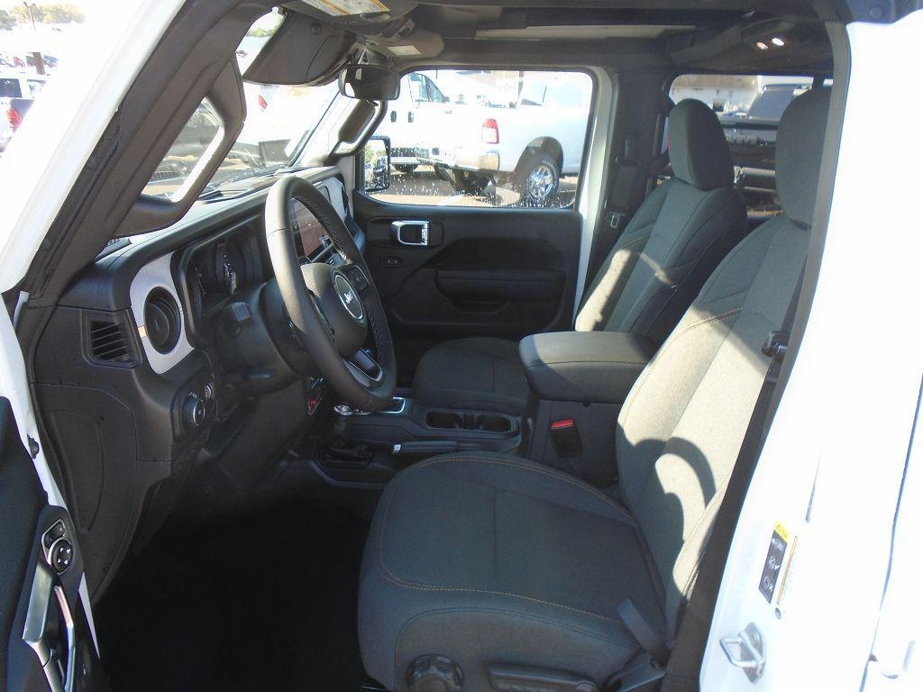 new 2025 Jeep Wrangler car, priced at $54,762
