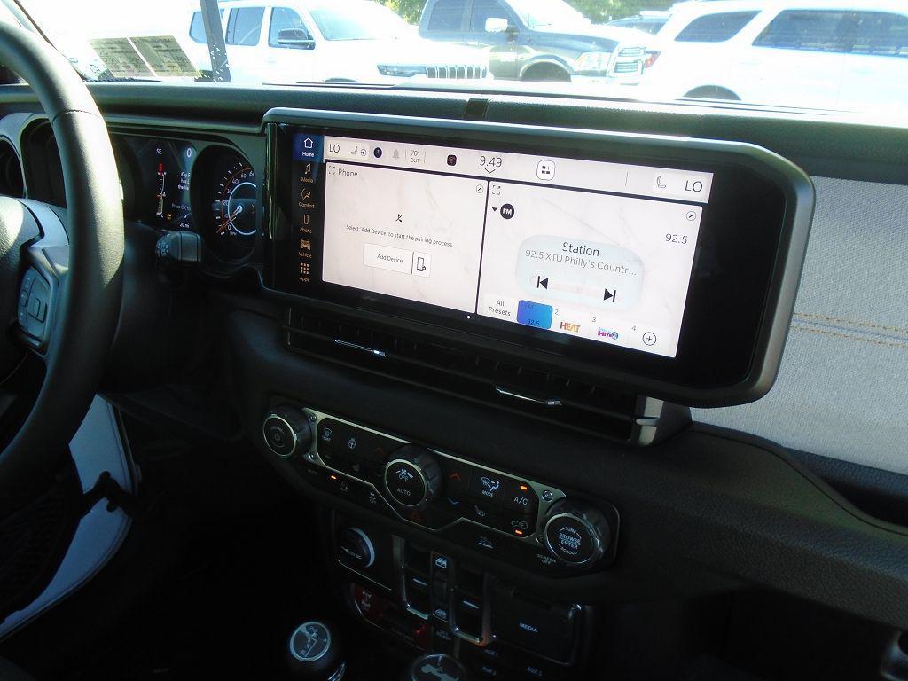 new 2025 Jeep Wrangler car, priced at $54,762