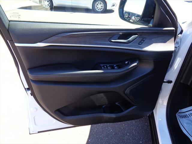 used 2024 Jeep Grand Cherokee car, priced at $42,990
