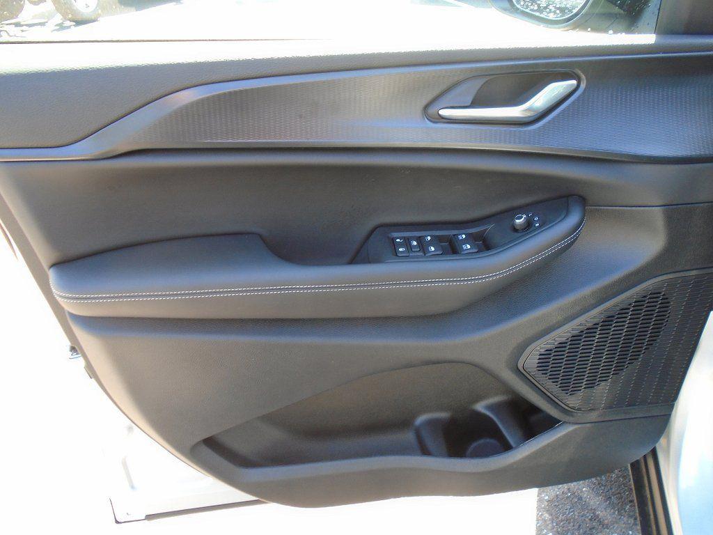 new 2025 Jeep Grand Cherokee L car, priced at $40,438