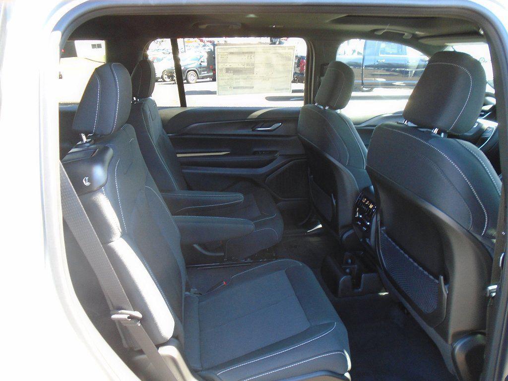 new 2025 Jeep Grand Cherokee L car, priced at $40,438