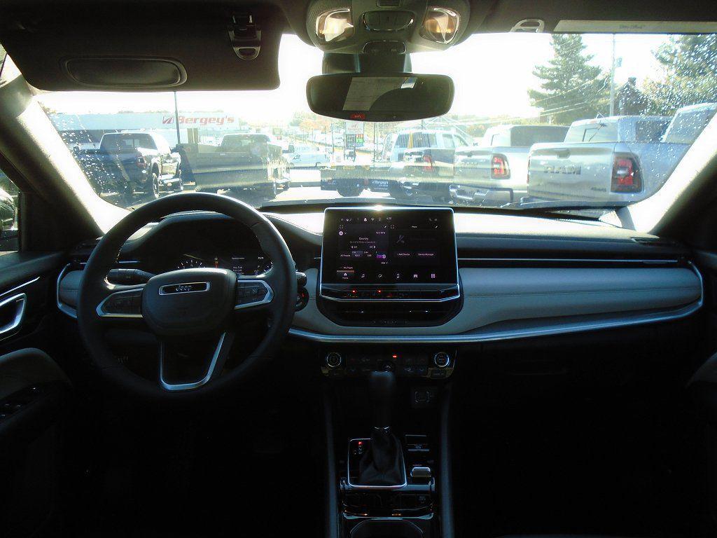 new 2025 Jeep Compass car, priced at $33,225