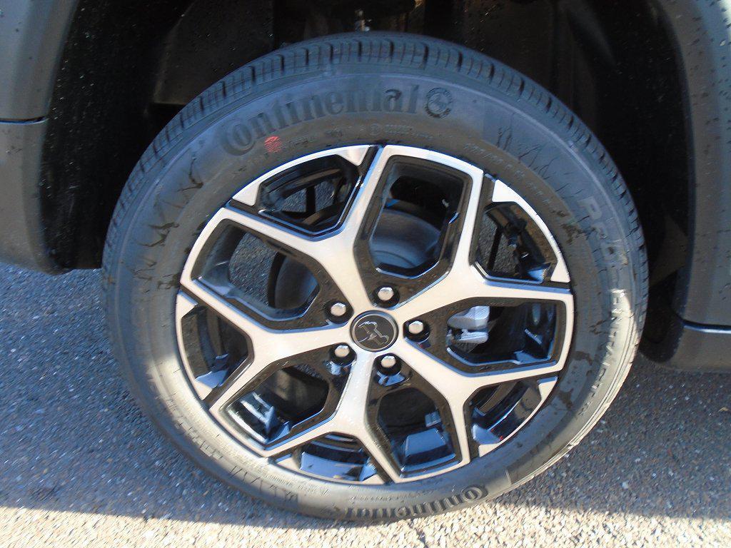 new 2025 Jeep Compass car, priced at $28,401