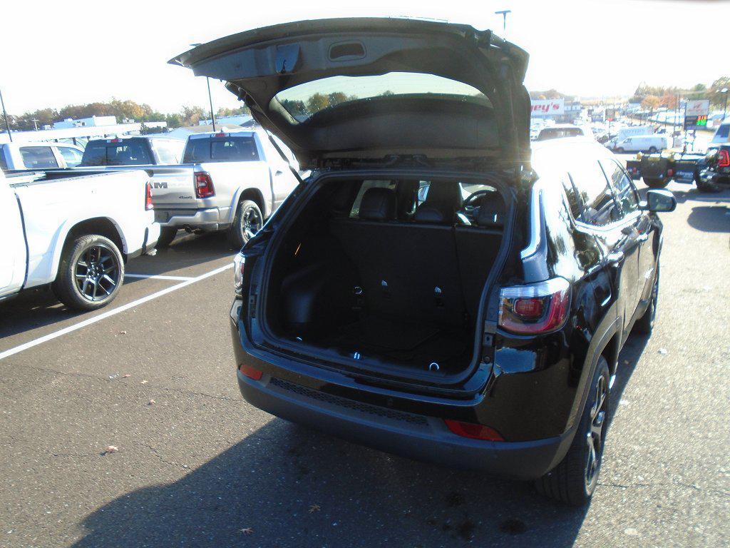 new 2025 Jeep Compass car, priced at $28,401
