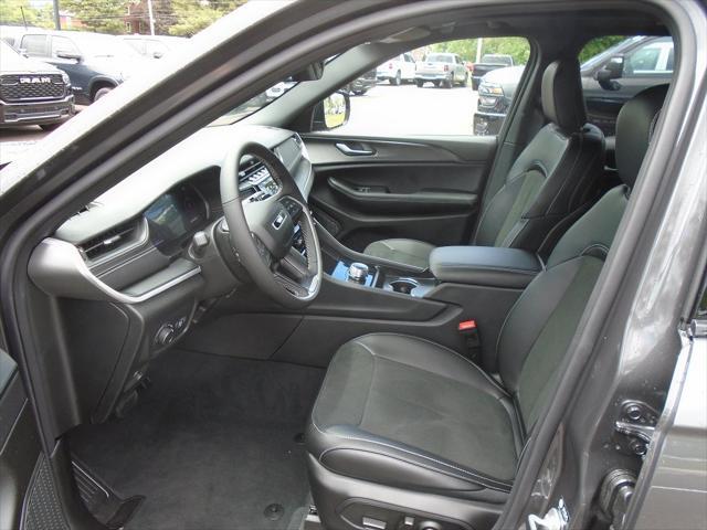 new 2025 Jeep Grand Cherokee car, priced at $42,710