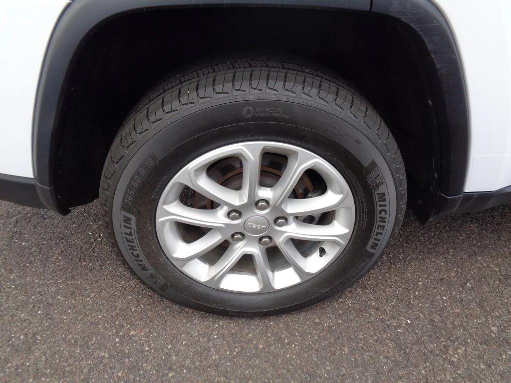 used 2022 Jeep Grand Cherokee car, priced at $24,990