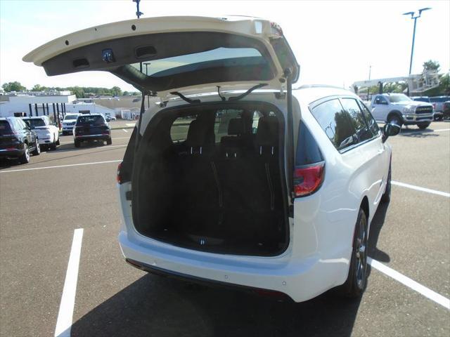 new 2025 Chrysler Pacifica car, priced at $52,339