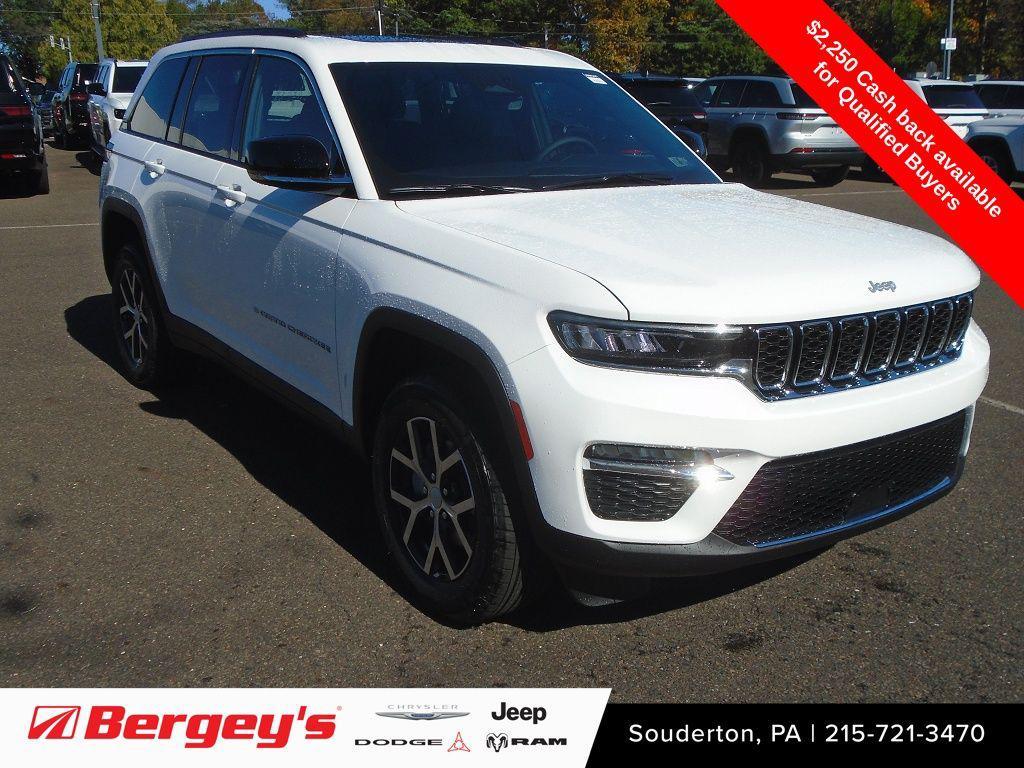 new 2025 Jeep Grand Cherokee car, priced at $45,758