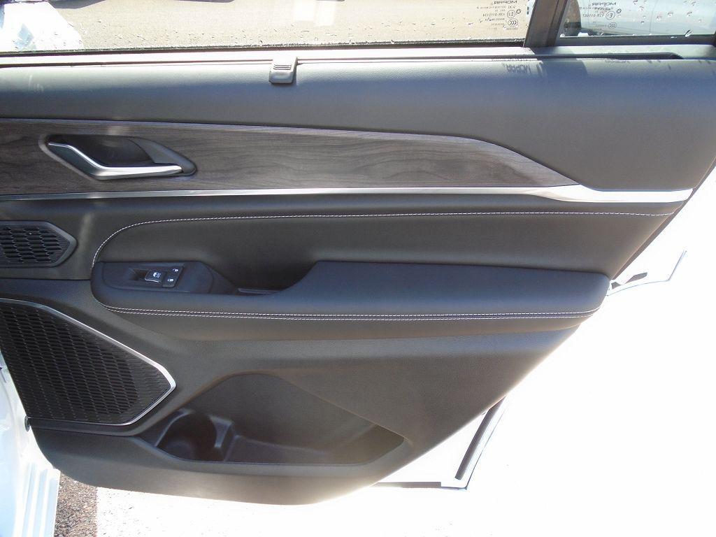 new 2025 Jeep Grand Cherokee L car, priced at $60,456