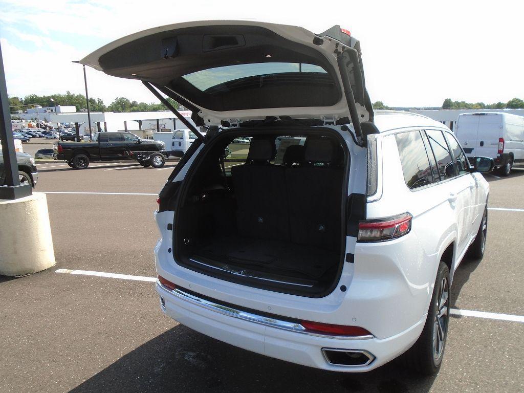 new 2025 Jeep Grand Cherokee L car, priced at $60,456