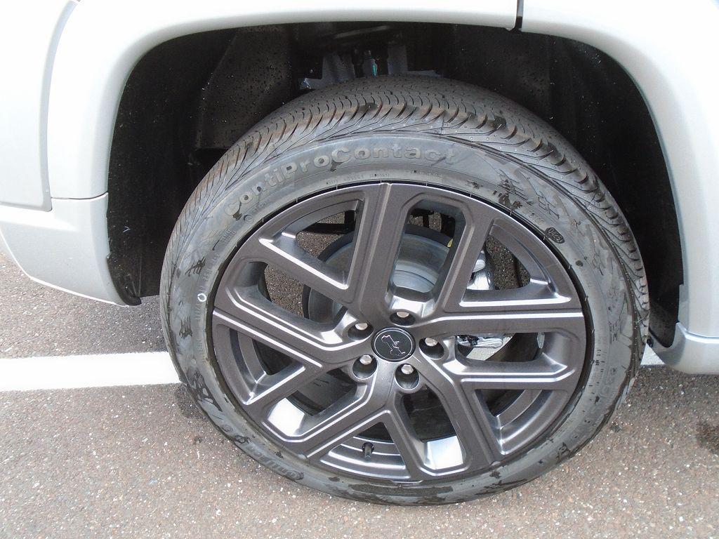 new 2025 Jeep Compass car, priced at $35,330